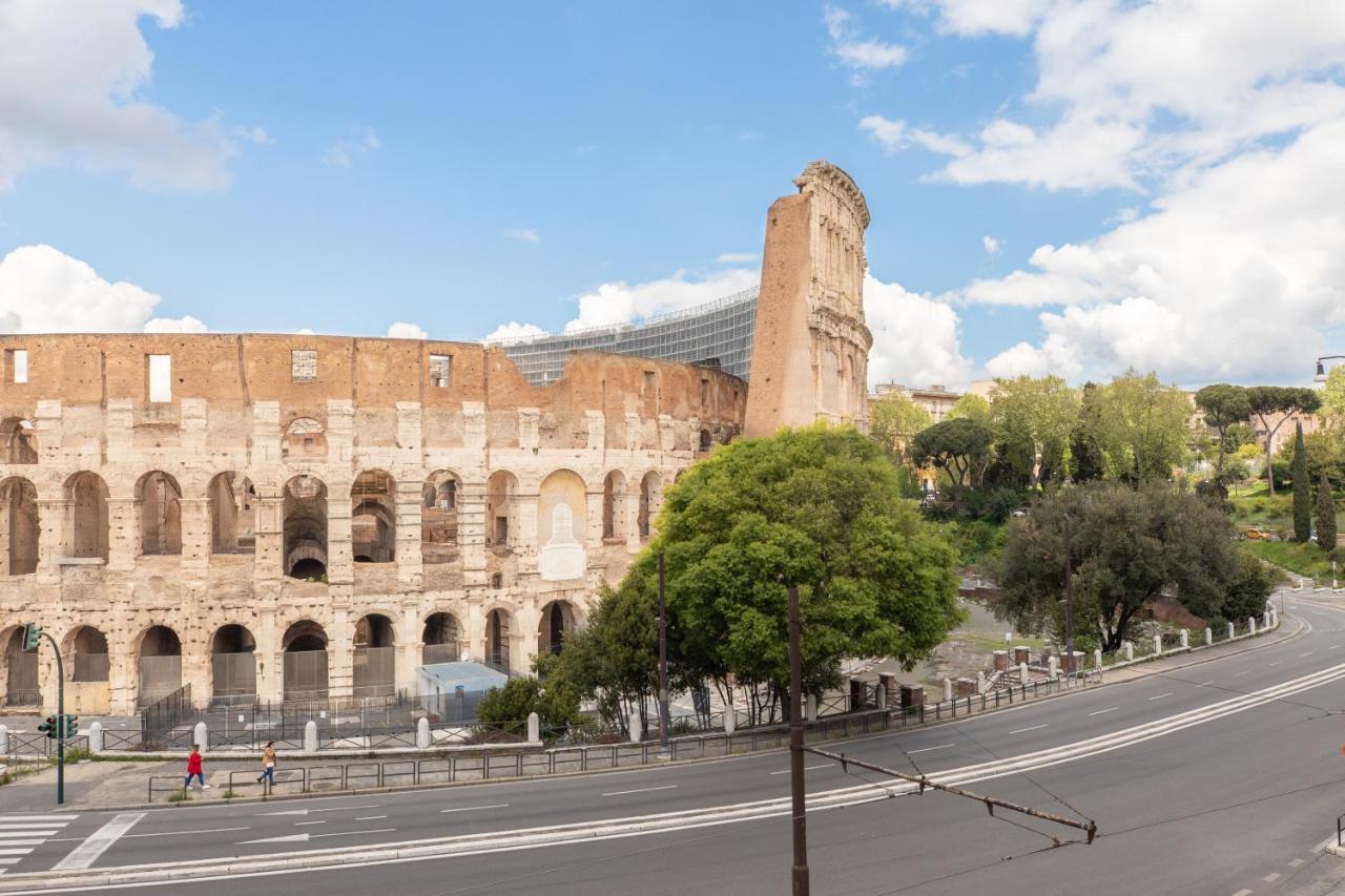 Iflat Unforgettable In Front Of Colosseum Rome Buitenkant foto
